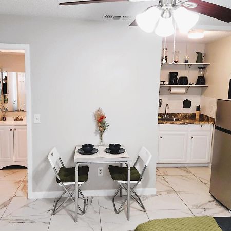 Adorable Mini Suite In Tampa Exterior foto