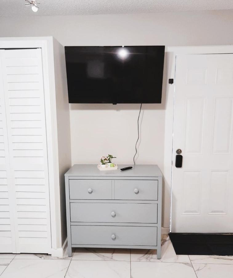Adorable Mini Suite In Tampa Exterior foto
